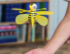 Best Funtime Gifts Flying Bee - Control with your hand!