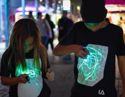 Outlet Illuminated Apparel Interactive Glow T-Shirt - Black age 9-11