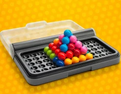 New Smart Games IQ Puzzler Pro - 2D & 3D Brain Teaser